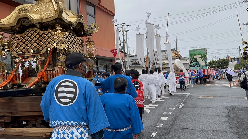 御神幸祭・太鼓の飾り行列